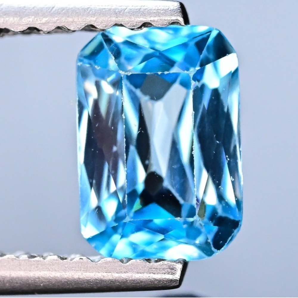Imperial Zircon: 1.50 Ct Electric Blue Gemstone